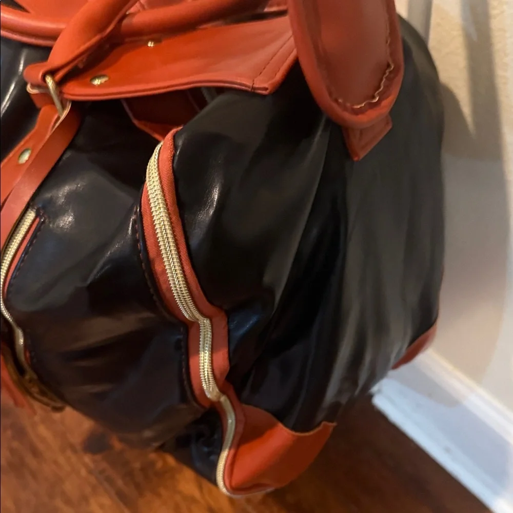 Elegant Retro Black and Tan Travel Duffle